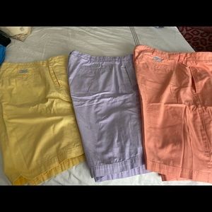 Mens Vineyard Vines golf shorts. Size 42. Varying colors.